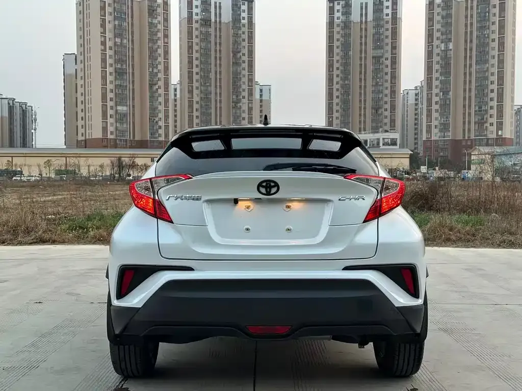 Toyota C-HR — фото 9