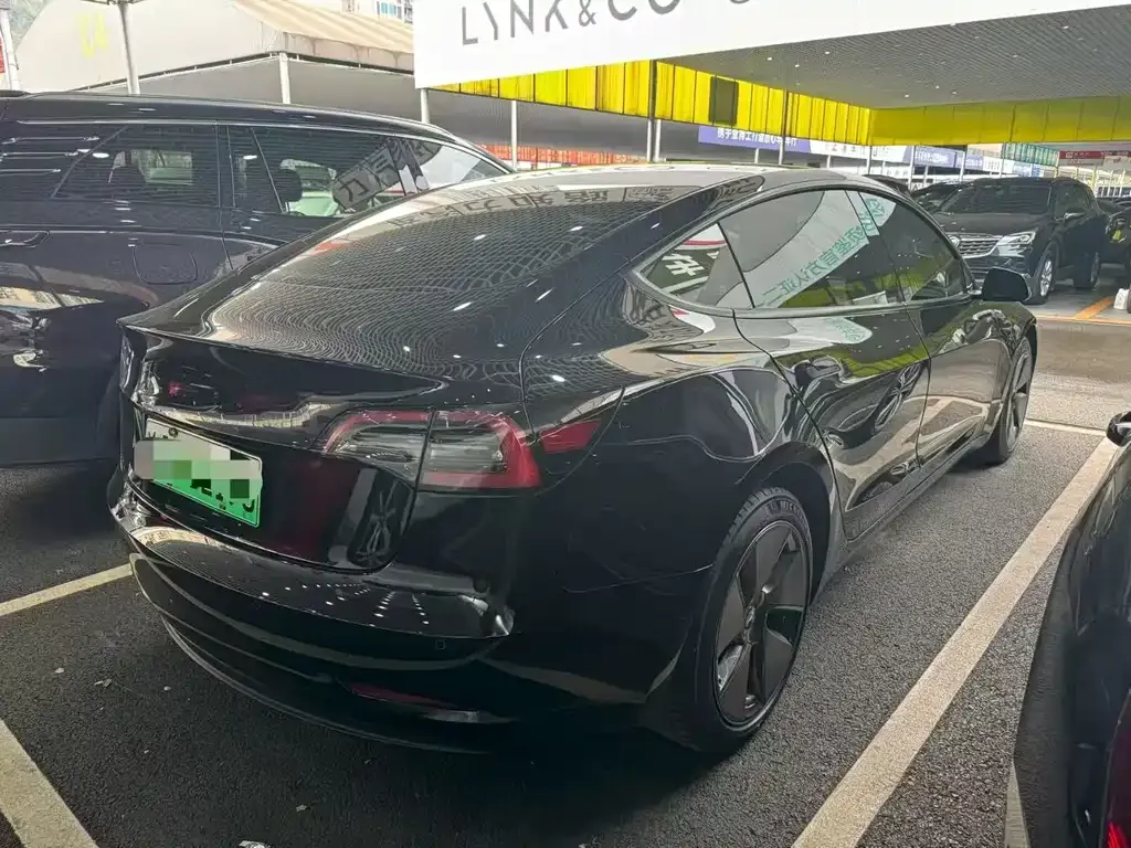 Tesla Model 3 — фото 7