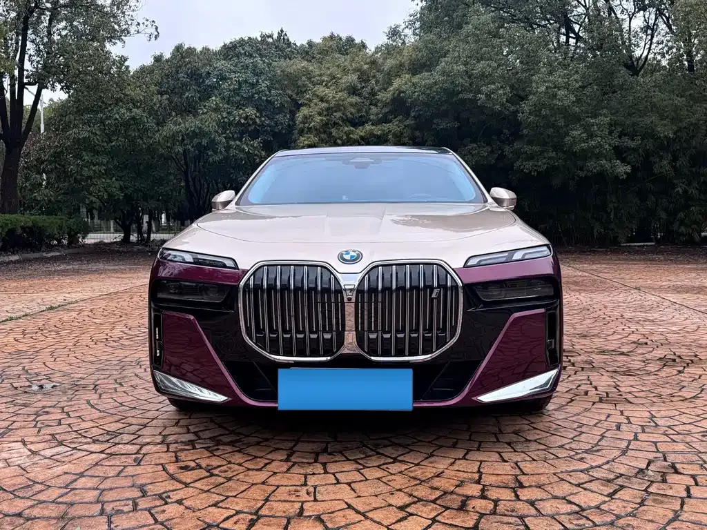 BMW i7 — фото 5