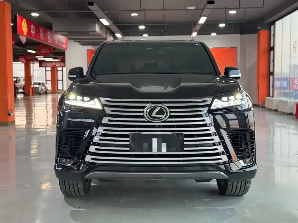 Lexus LX — фото 8