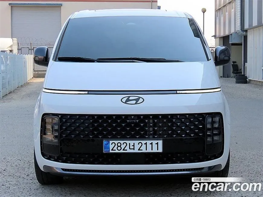 Hyundai Staria — фото 1