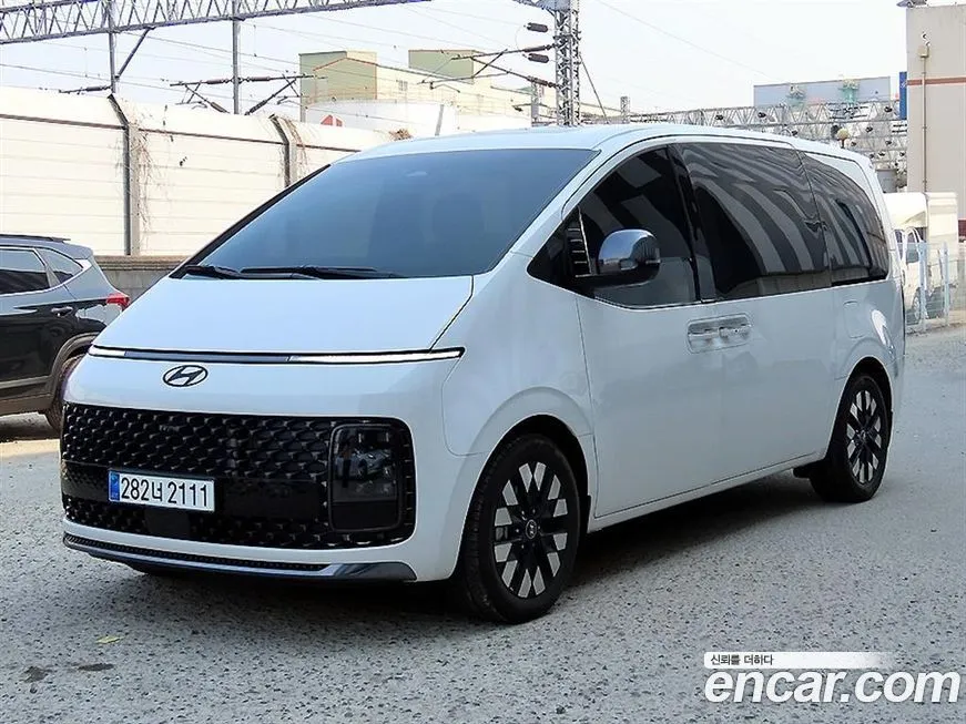 Hyundai Staria — фото 2