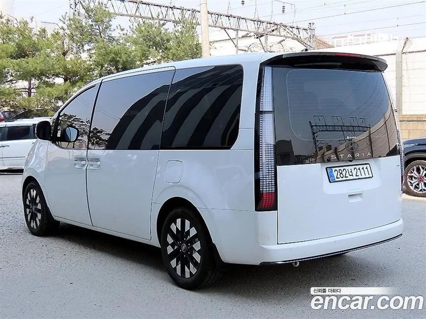 Hyundai Staria — фото 3