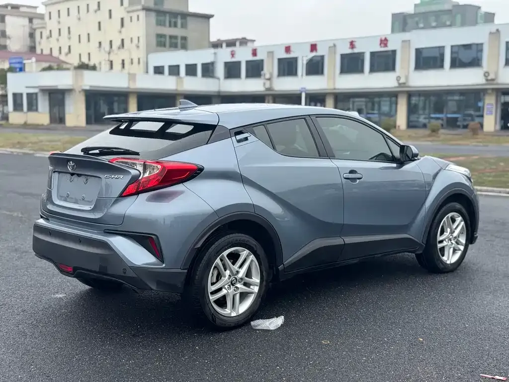 Toyota C-HR — фото 5