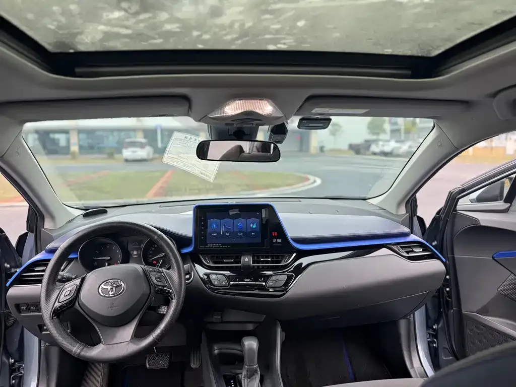 Toyota C-HR — фото 7