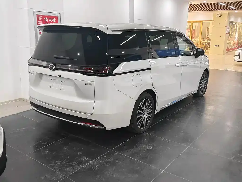 GAC Motor 传祺E8 PHEV — фото 5