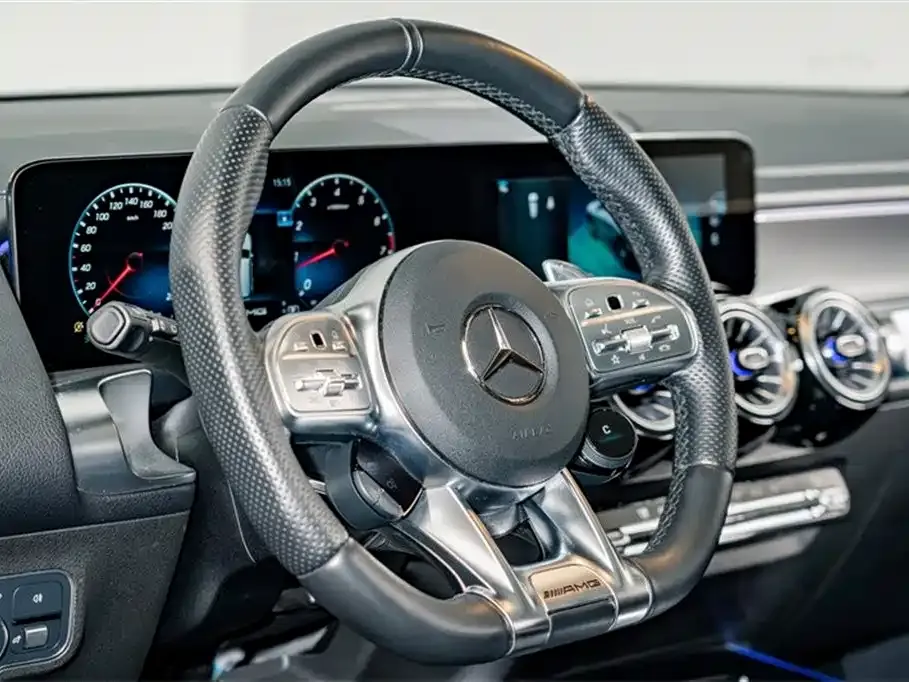 Mercedes-Benz GLB AMG — фото 9