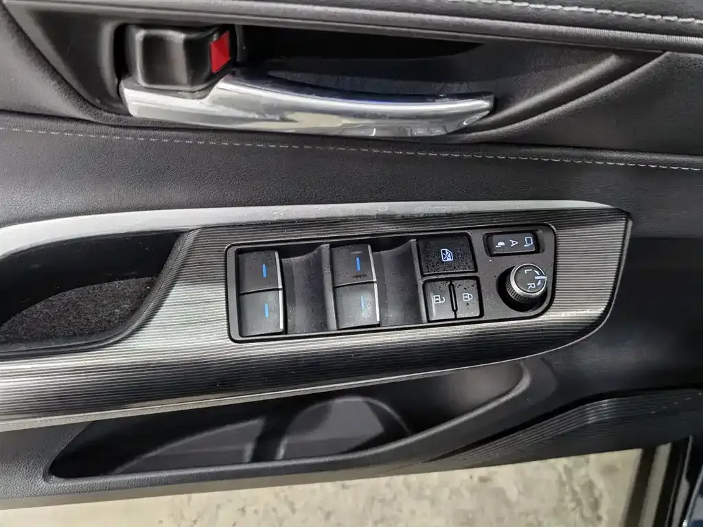 Toyota Harrier — фото 6
