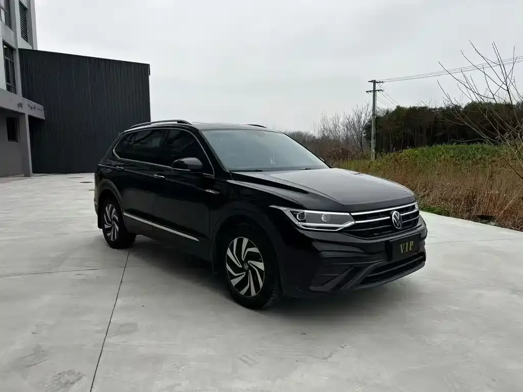 Volkswagen Tiguan L — фото 2