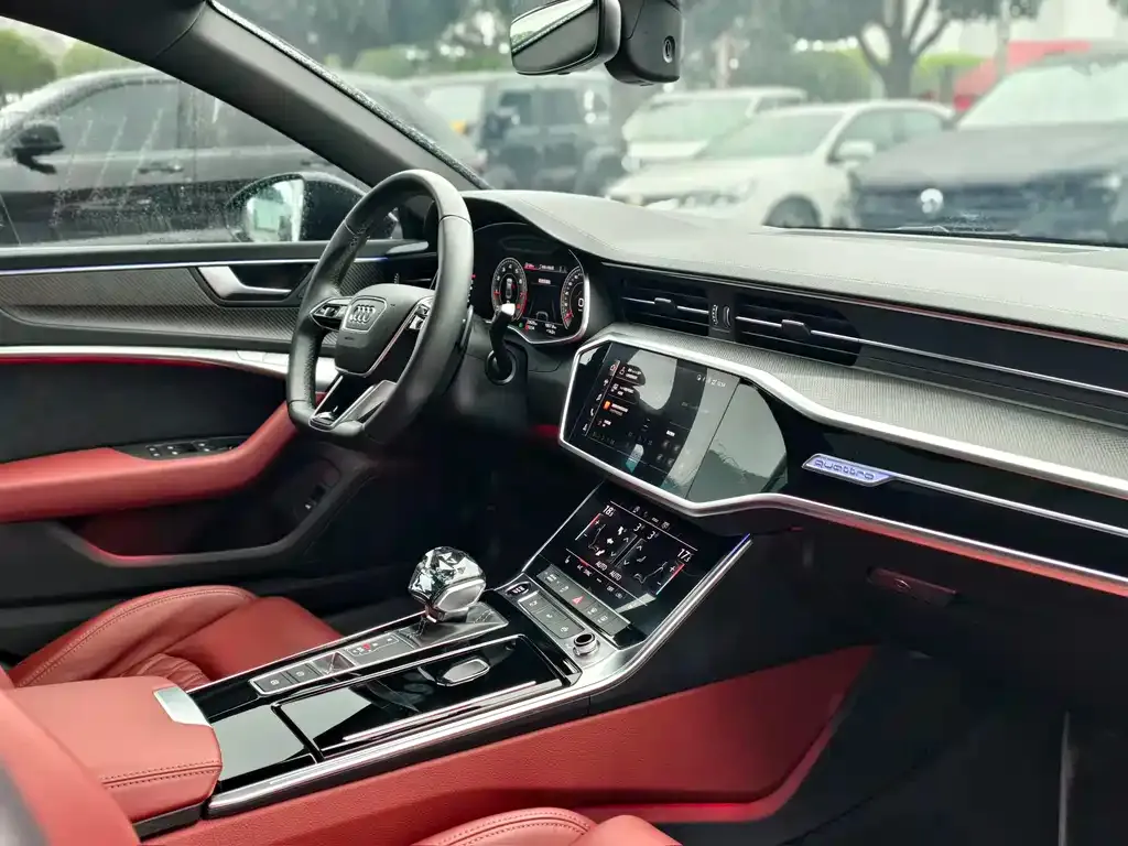 Audi A7L — фото 5