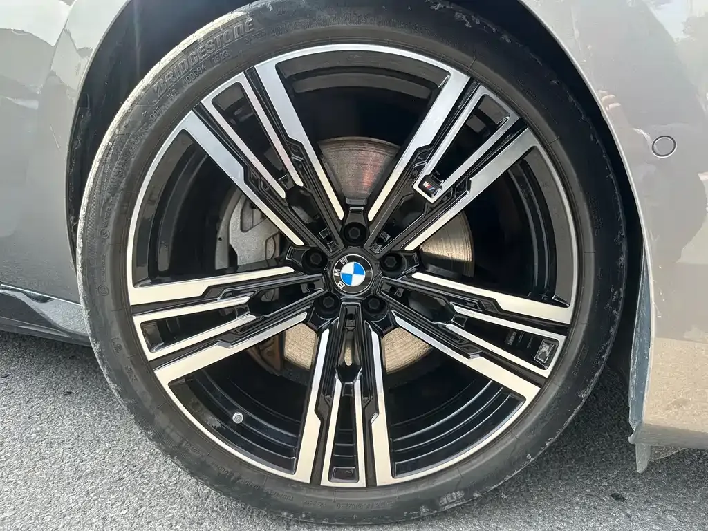 BMW i7 — фото 3