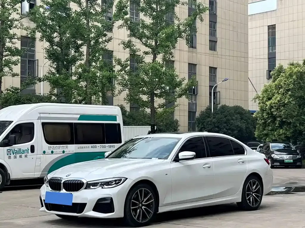 BMW 3 Series — фото 1