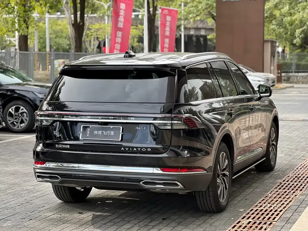 Lincoln Aviator — фото 5