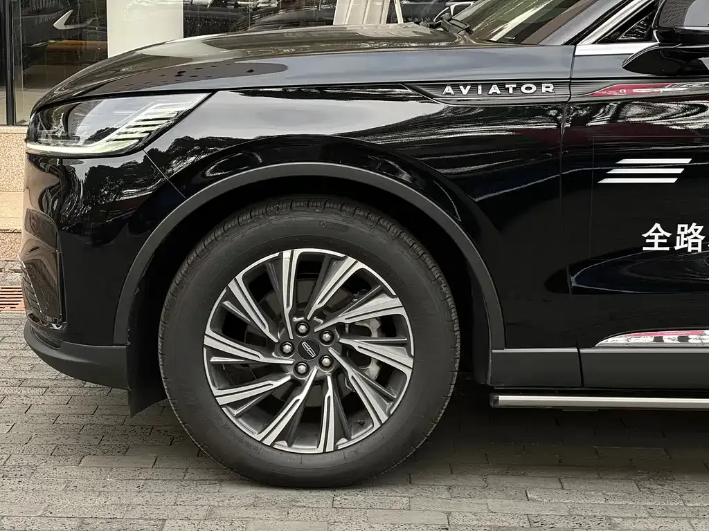 Lincoln Aviator — фото 8