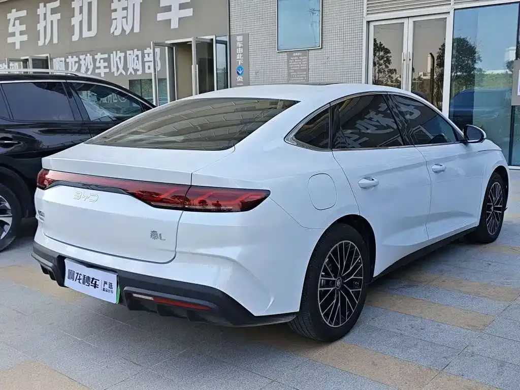 BYD Qin L — фото 9