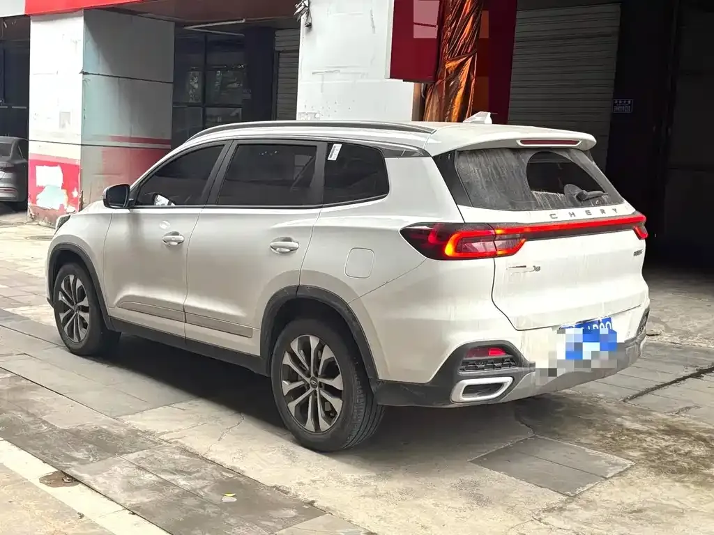 Chery Tiggo 8 — фото 5