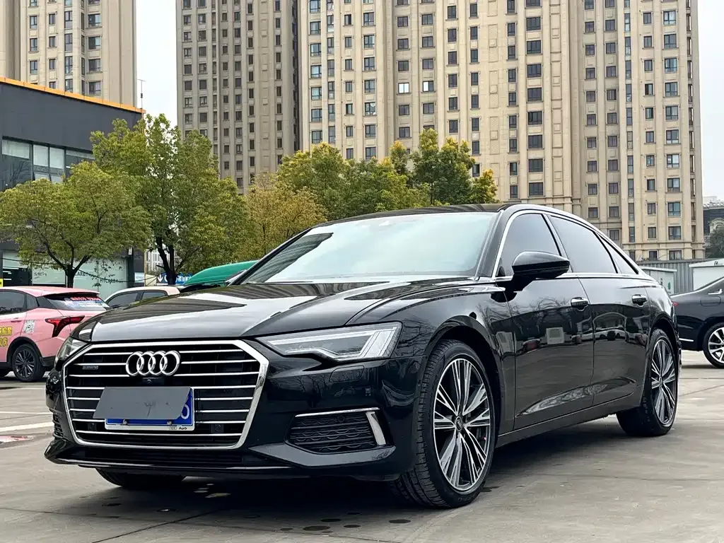 Audi A6L — фото 1