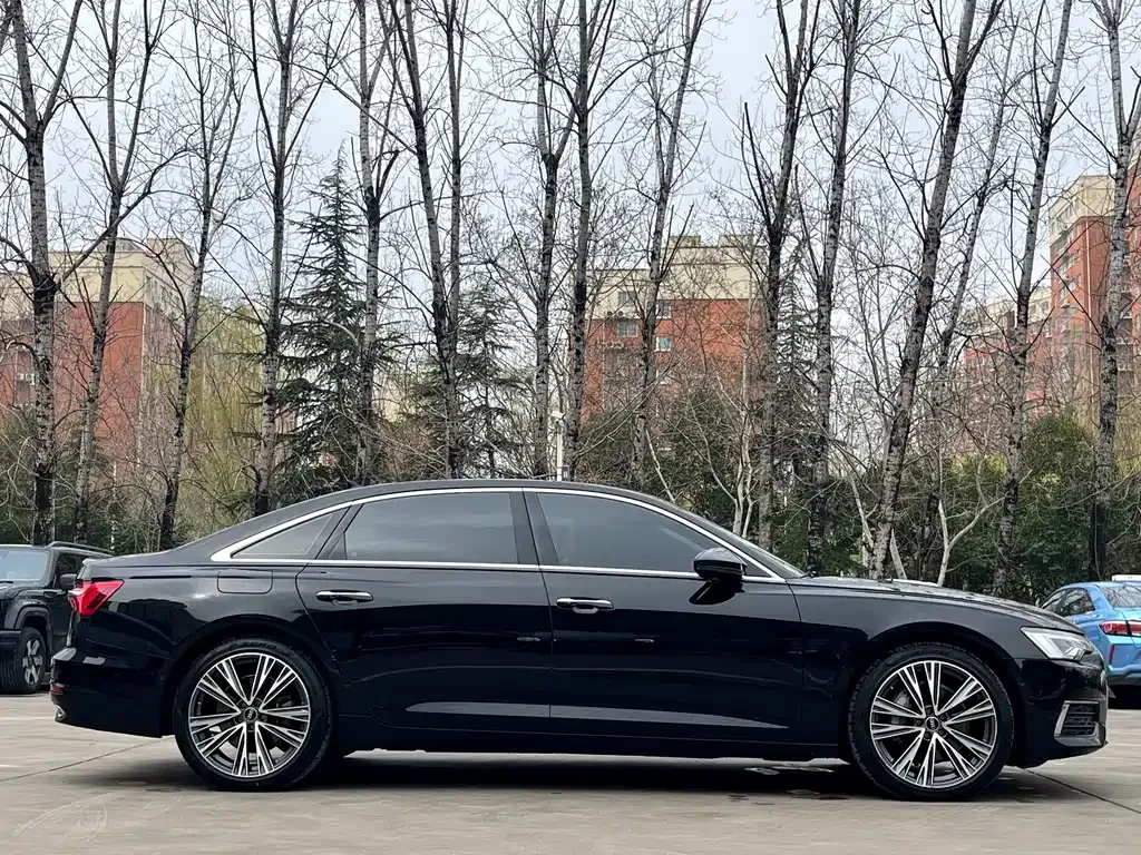 Audi A6L — фото 5