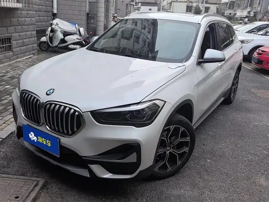 BMW X1 — фото 1