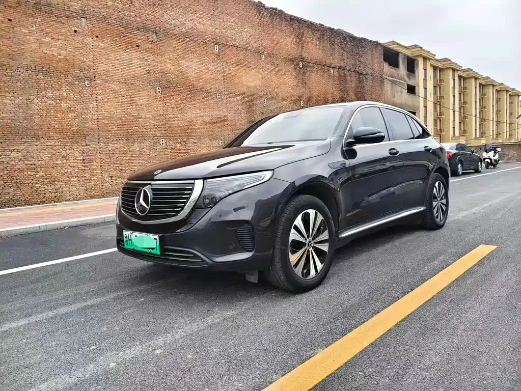 Mercedes-Benz EQC — фото 7