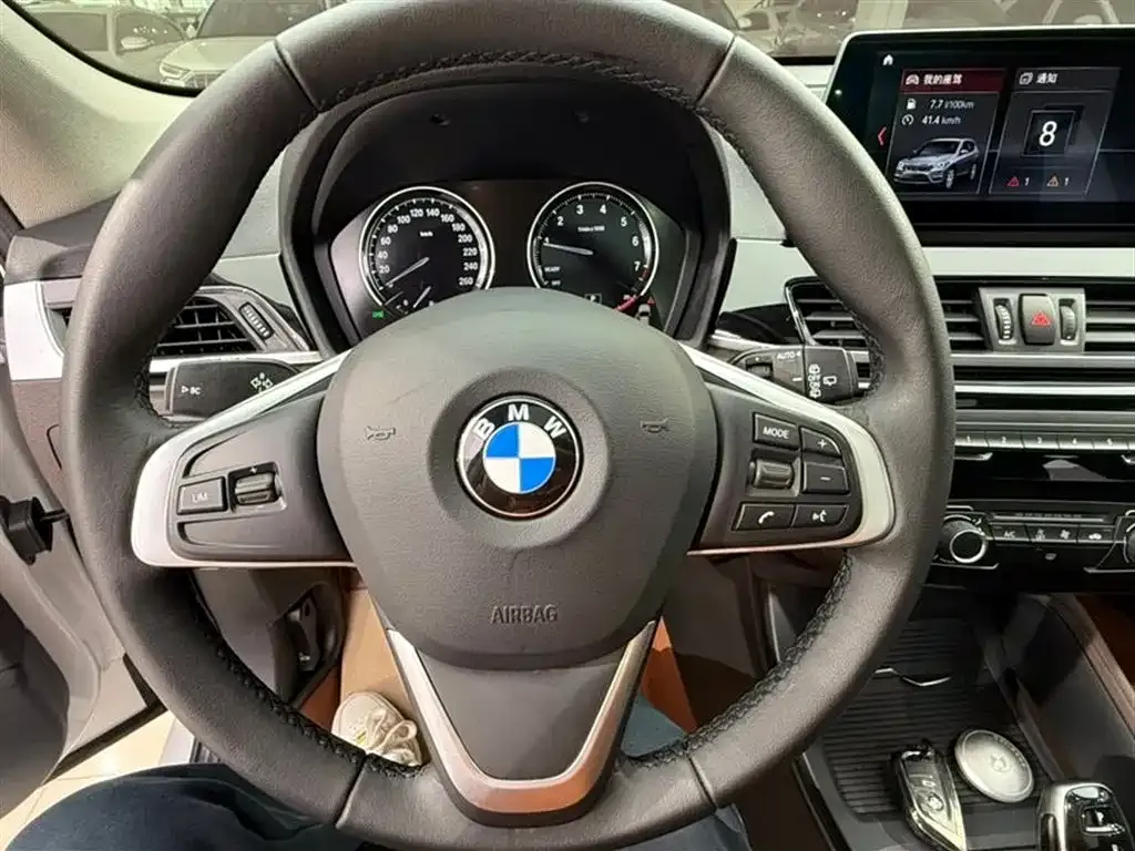BMW X1 — фото 10