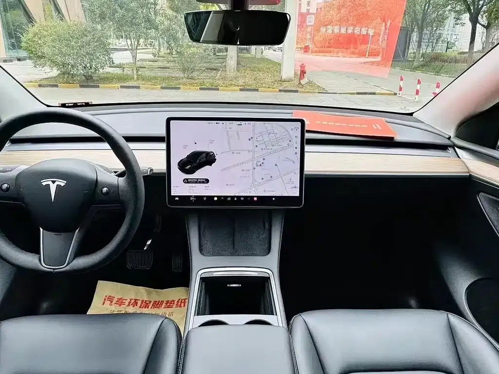 Tesla Model Y — фото 7