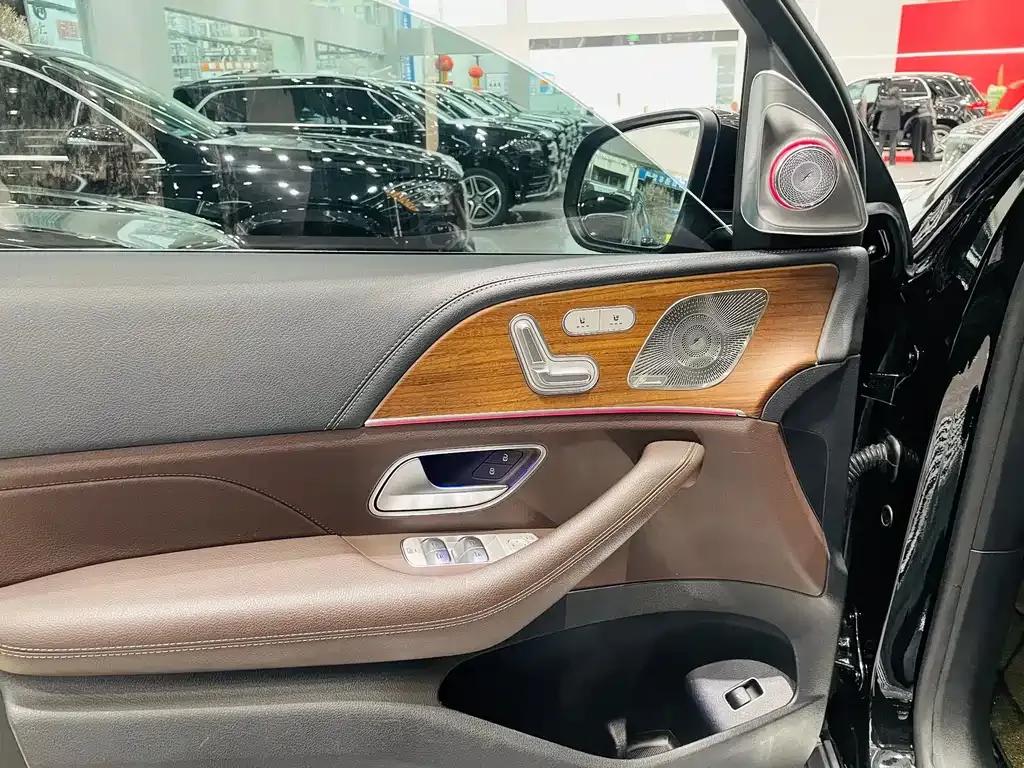 Mercedes-Benz GLS — фото 5