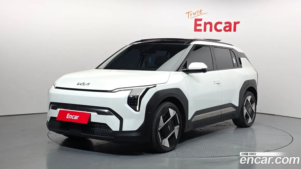 Kia EV3 — фото 1