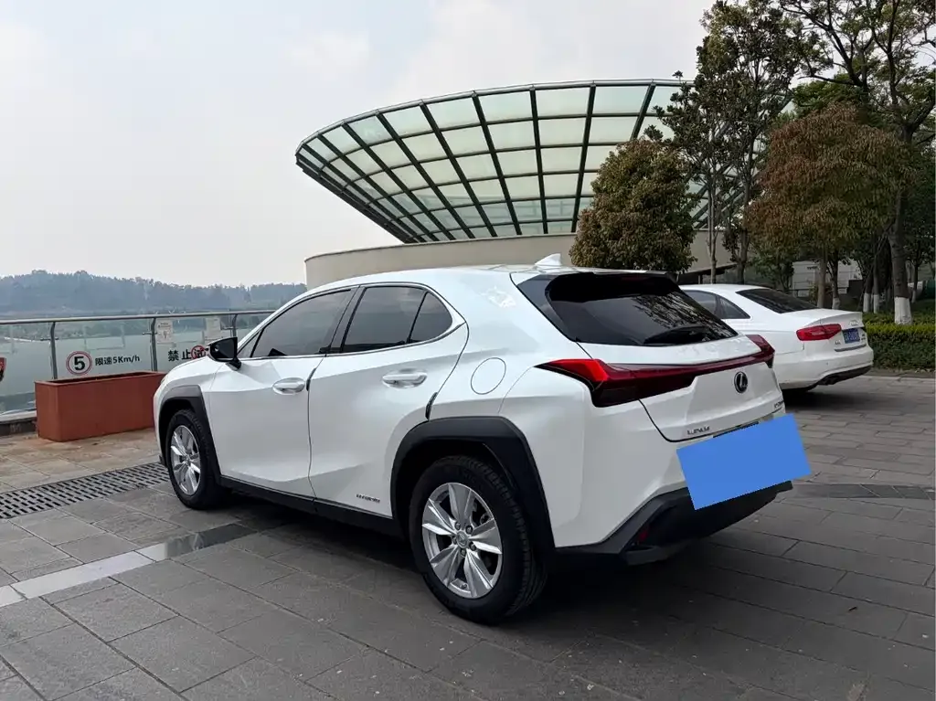 Lexus UX — фото 7