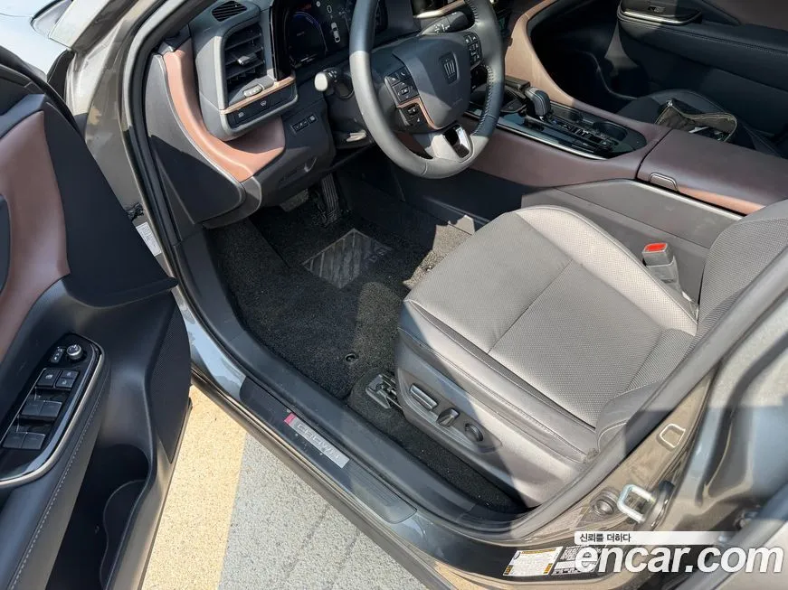 Toyota Crown — фото 10