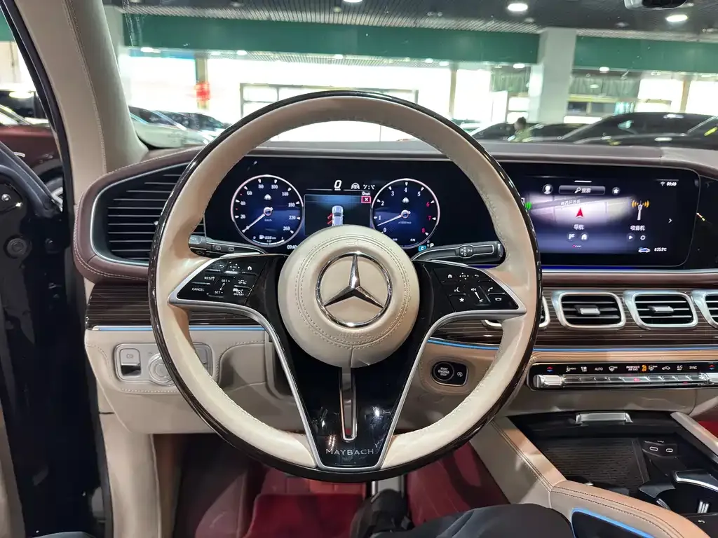 Mercedes-Benz GLS — фото 8