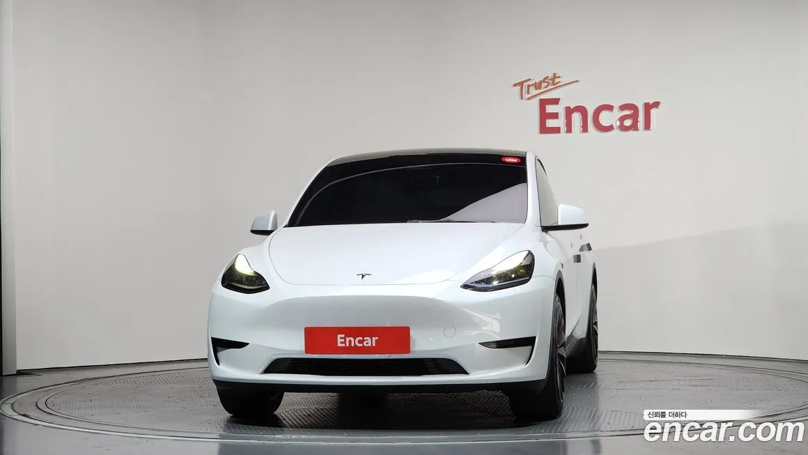 Tesla Model Y — фото 8