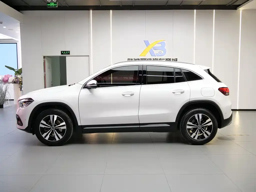 Mercedes-Benz GLA — фото 7