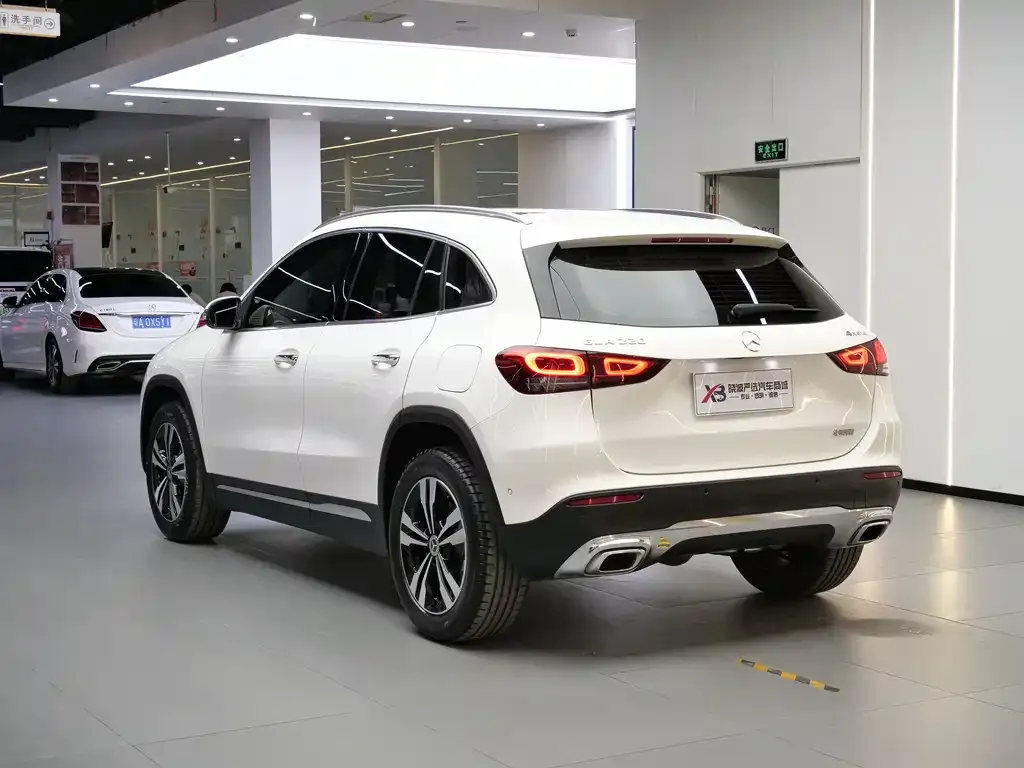 Mercedes-Benz GLA — фото 9