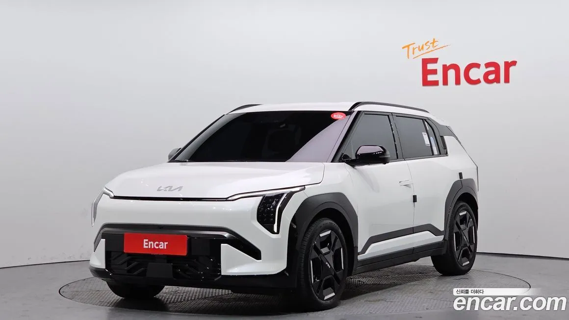 Kia EV3 — фото 1