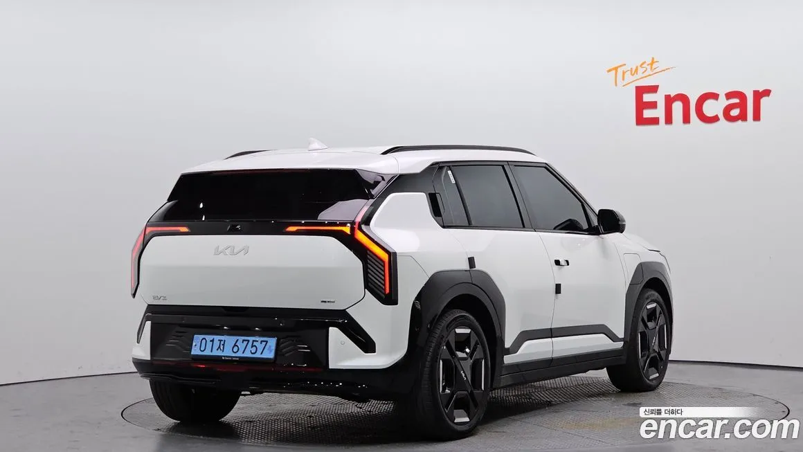 Kia EV3 — фото 2