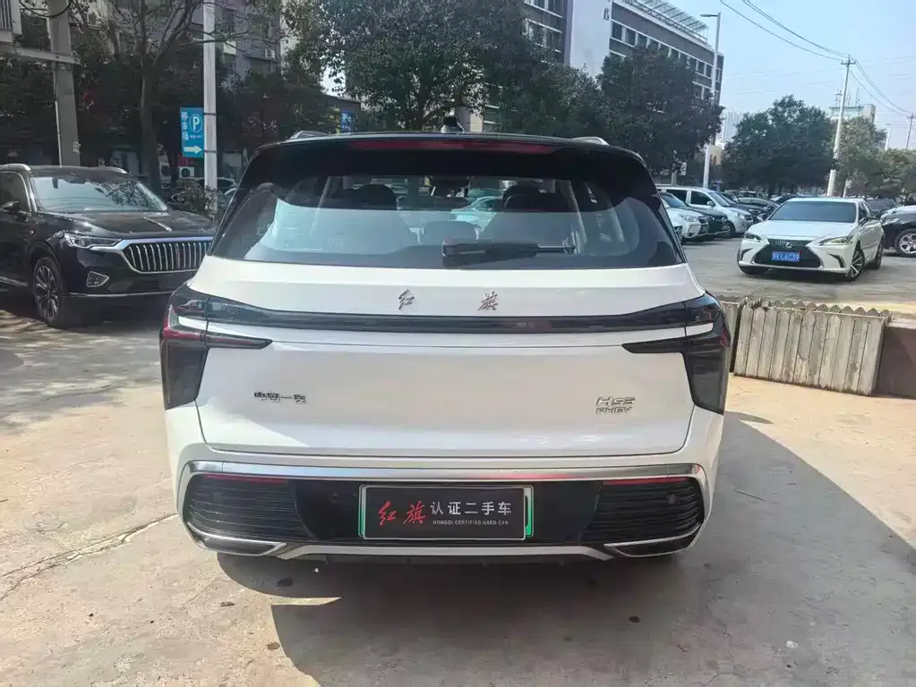 Hongqi HS3 PHEV — фото 8