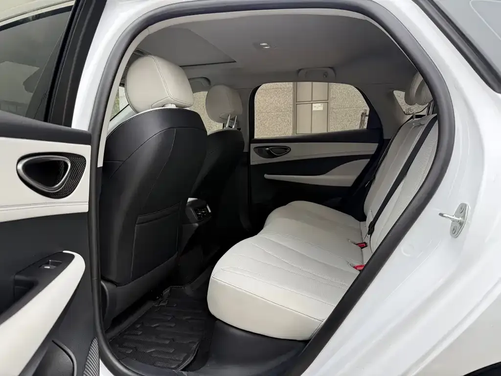 BYD Seal 05 DM-i — фото 6
