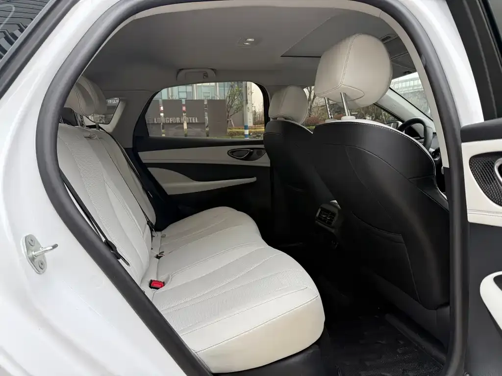 BYD Seal 05 DM-i — фото 4