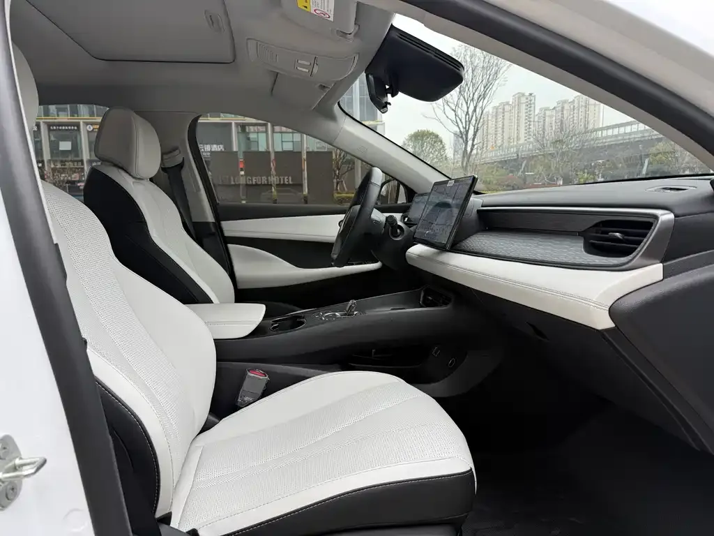 BYD Seal 05 DM-i — фото 2
