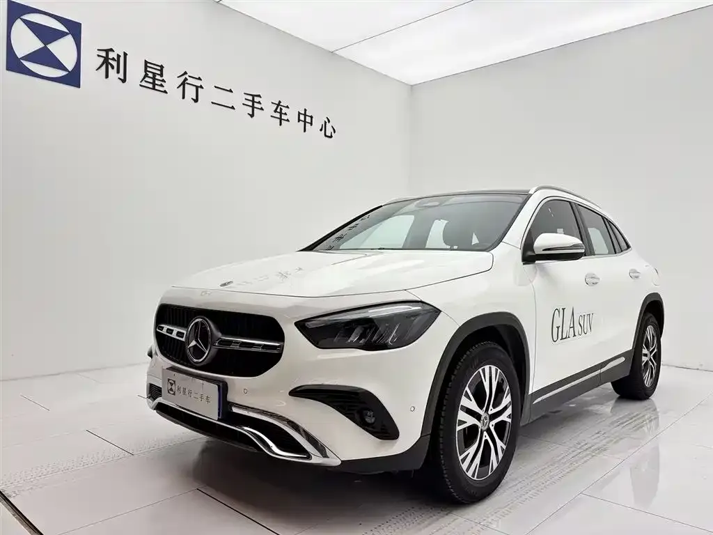 Mercedes-Benz GLA — фото 1