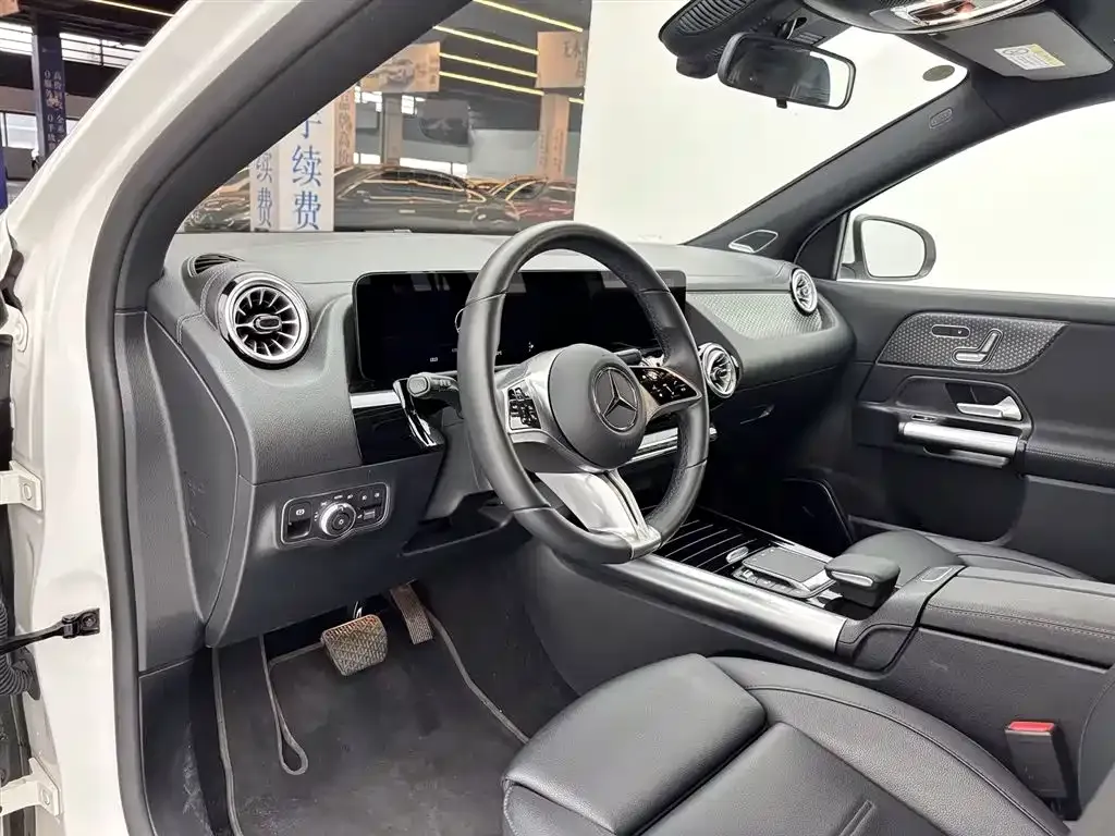 Mercedes-Benz GLA — фото 6