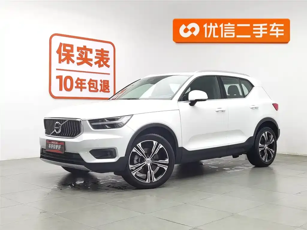 Volvo XC40 — фото 1