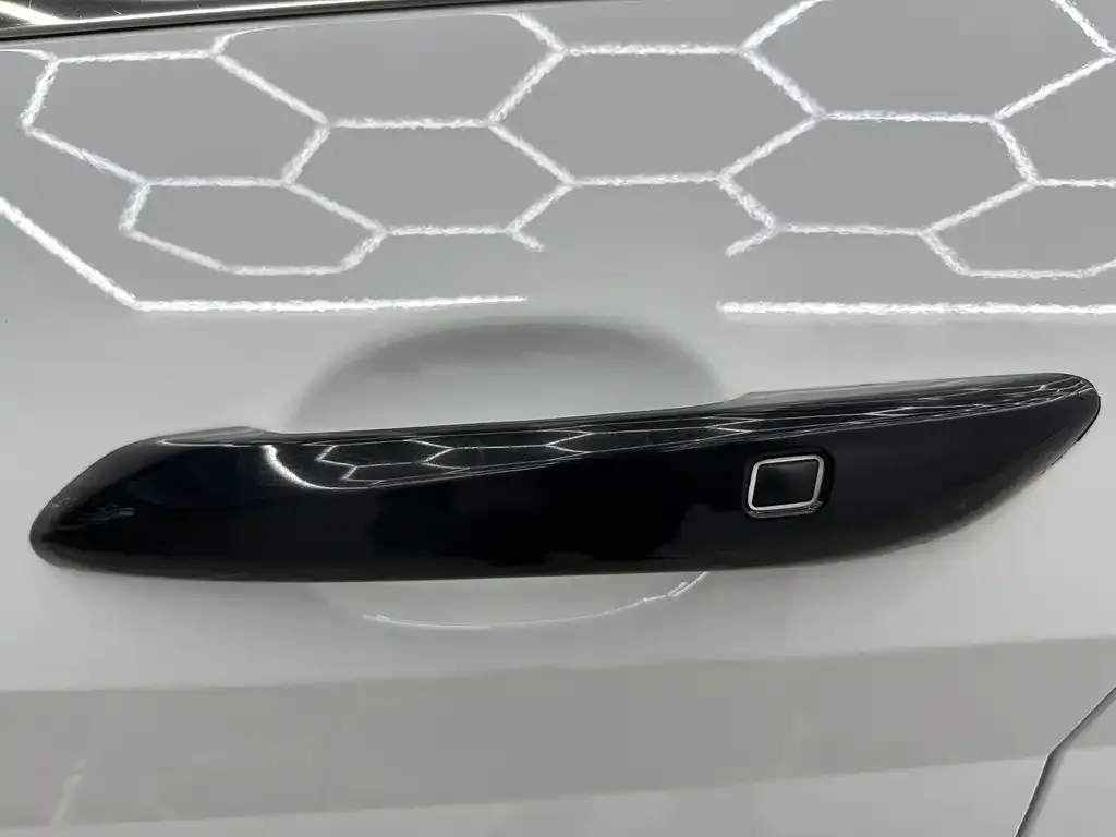 Hyundai Elantra — фото 3