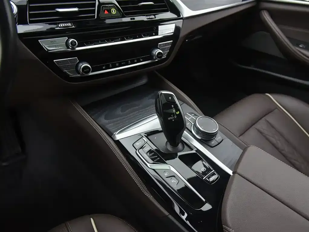 BMW 5 Series New Energy — фото 10