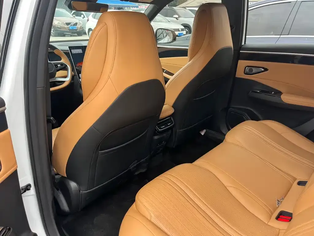 Geely Galaxy L7 — фото 4