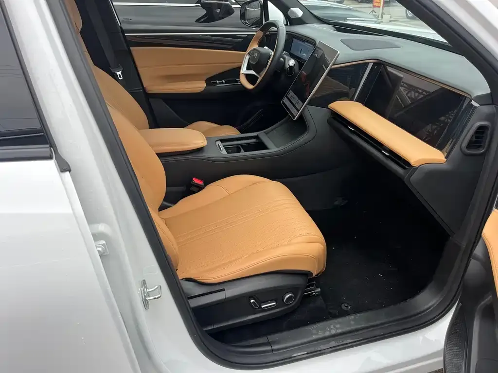 Geely Galaxy L7 — фото 10
