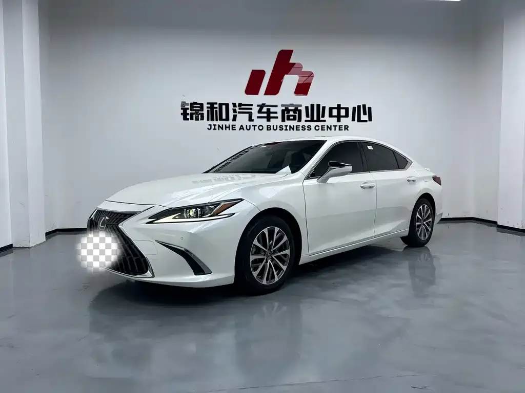 Lexus ES — фото 1