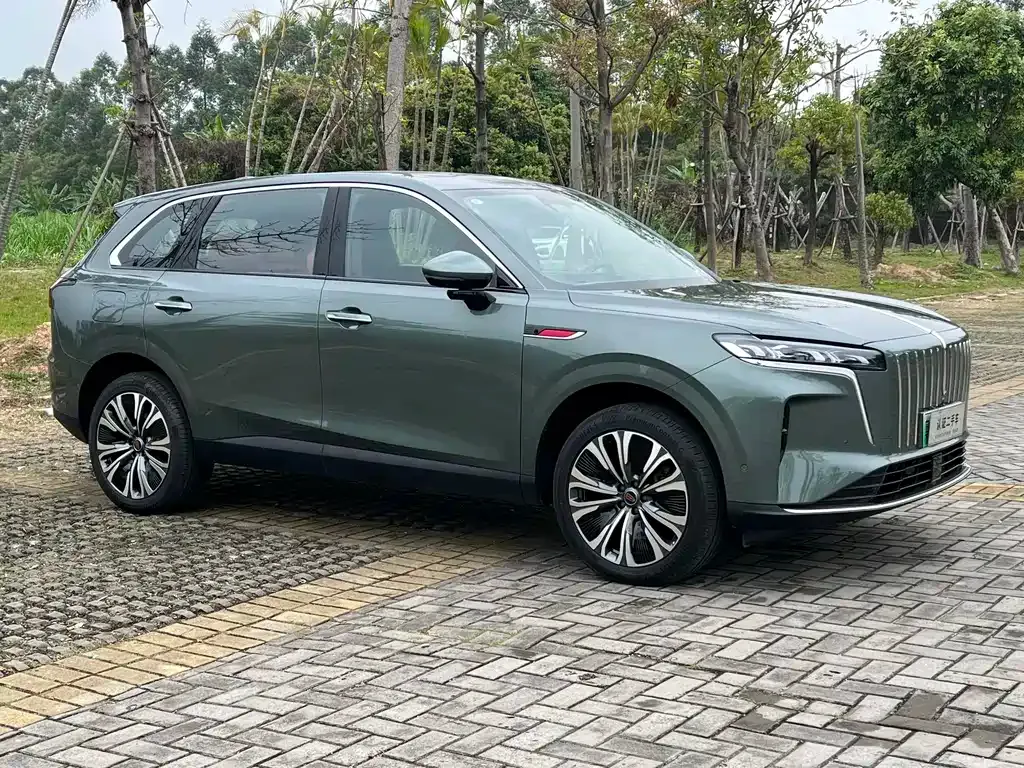 Hongqi HS6 PHEV — фото 8