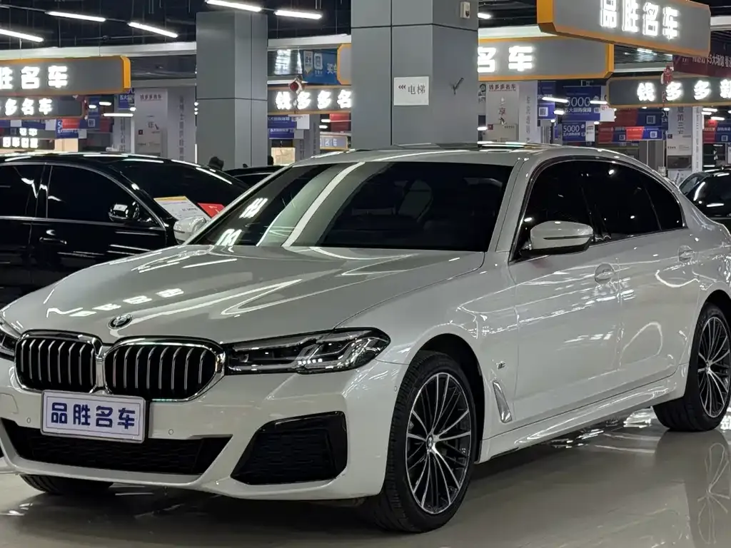 BMW 5 Series — фото 1